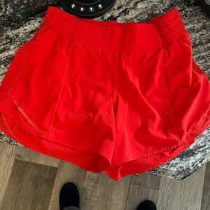 Lululemon hottie hot 4 inch shorts